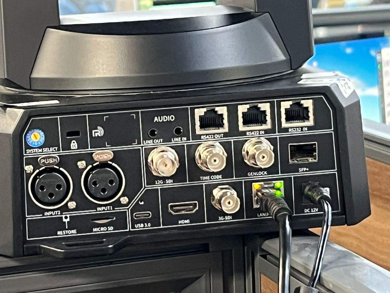 PTZ VX90 CAMERA, Sensor 4/3&quot; CMOS AI Framing.