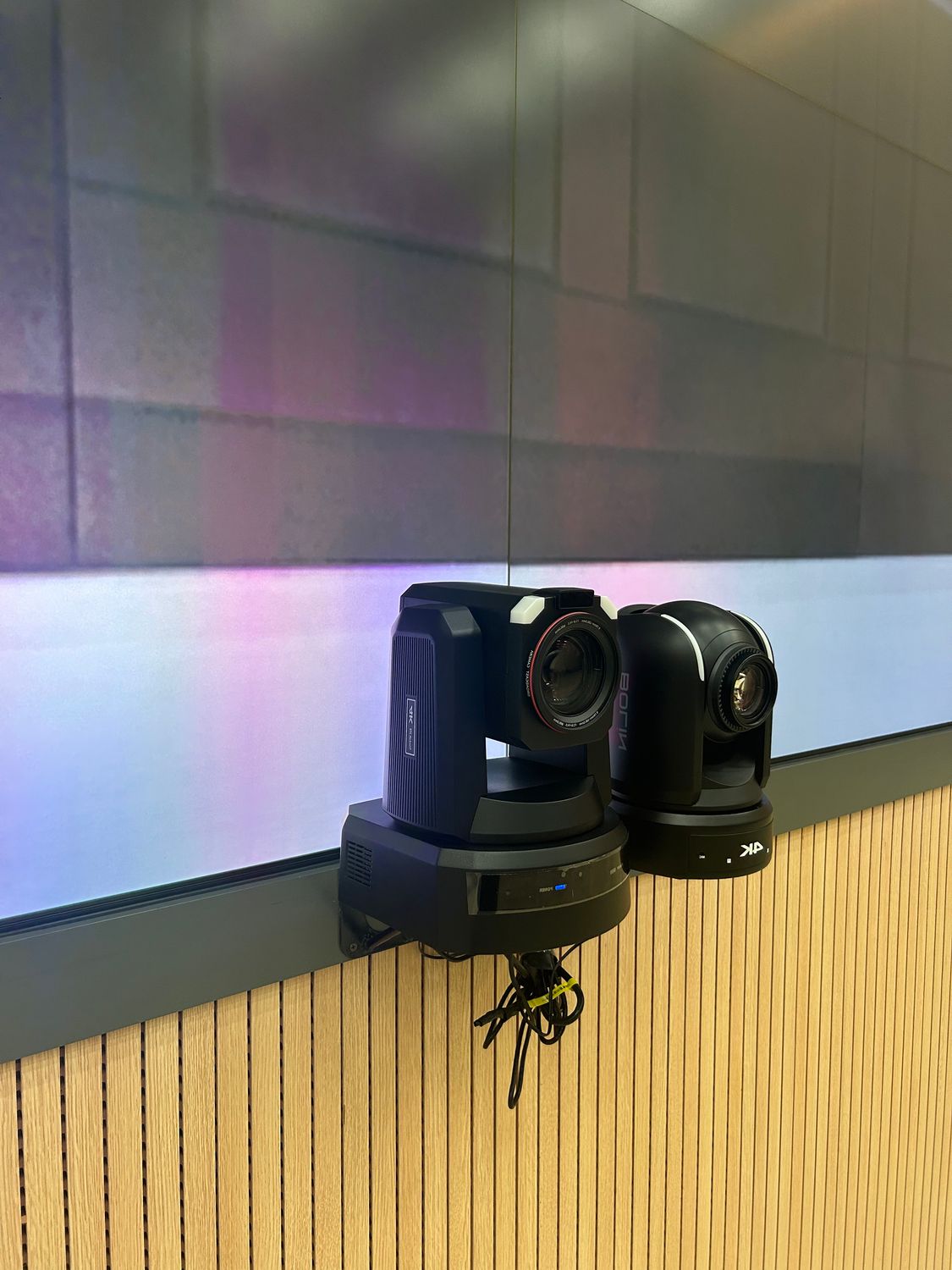 PTZ VX90 CAMERA, Sensor 4/3&quot; CMOS AI Framing.