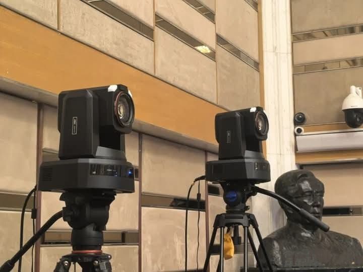 PTZ VX90 CAMERA, Sensor 4/3&quot; CMOS AI Framing.