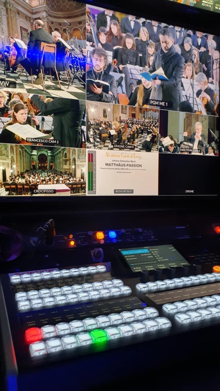 Advanced professional control panel compatible with ATEM, vMix, and OBS Studio, featuring built-in PTZ camera control and an expanded set of illuminated buttons. Designed for demanding live production environments, it offers a compact yet powerful layout with intuitive operation. Ideal for technical directors and content creators who need precise switching, PTZ camera movements, and full control over complex video workflows. Seamlessly integrates with multicam switchers and streaming platforms, providing reliable connectivity for professional AV productions.