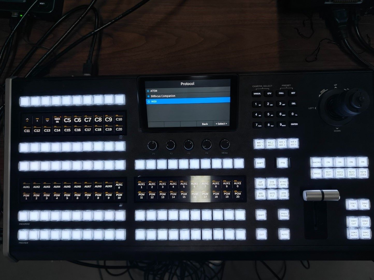 MIDI+Companion Compatibility.
Assign custom functions to every button, configure it your way, and enjoy total control with sm