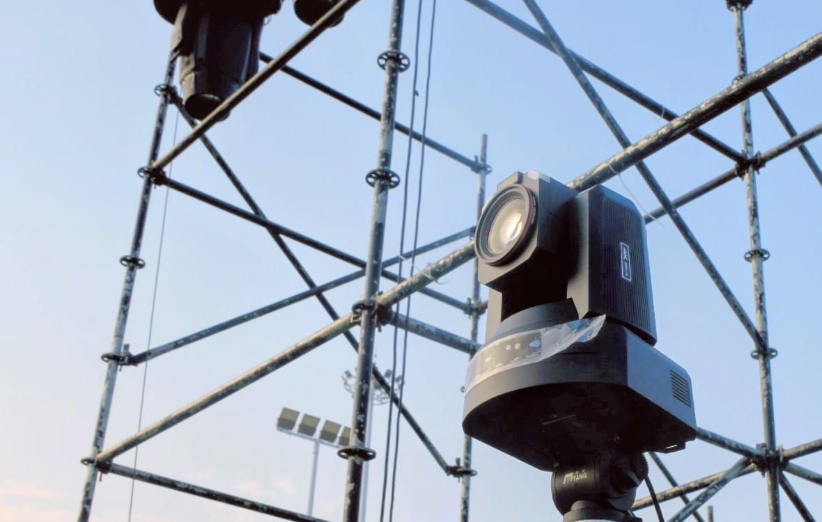 PTZ VX90 CAMERA, Sensor 4/3" CMOS AI Framing.