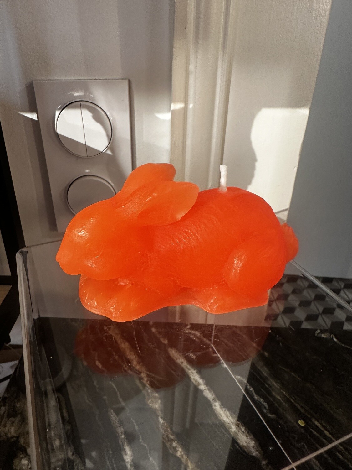 Lapin en cire Orange Fluo