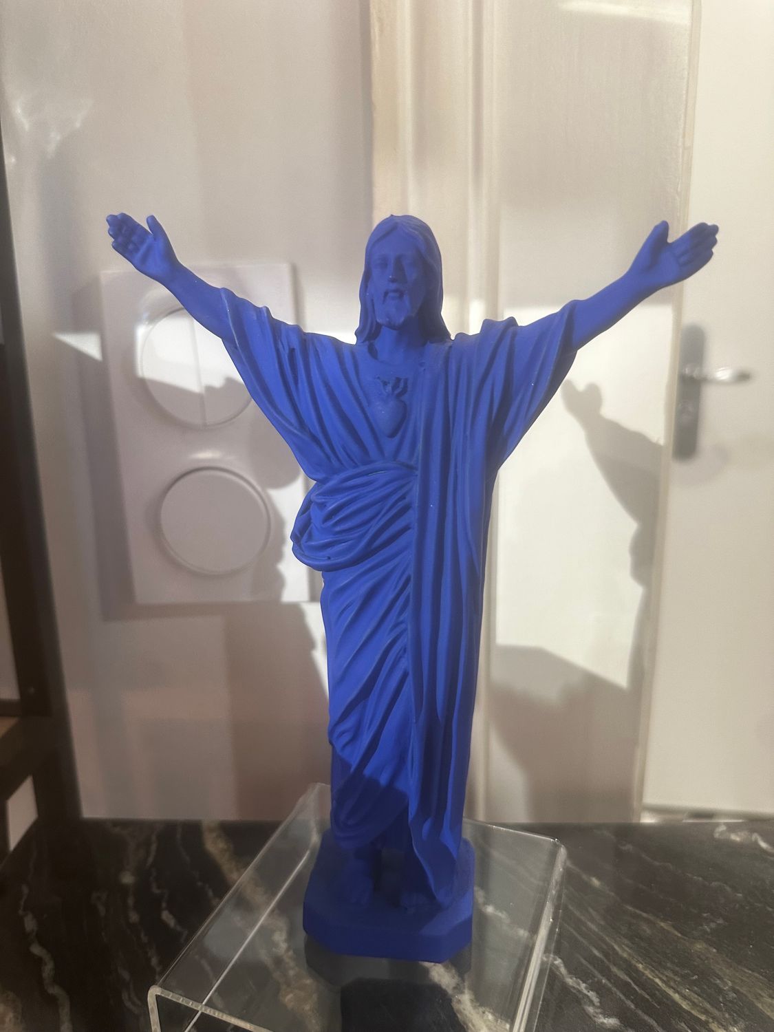 Statuette Jesus loves You Indigo