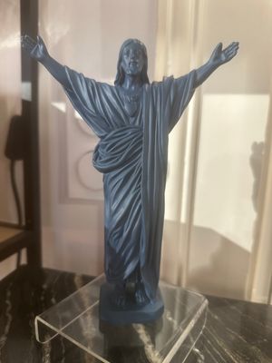 Statuette Jesus loves You OutreMer