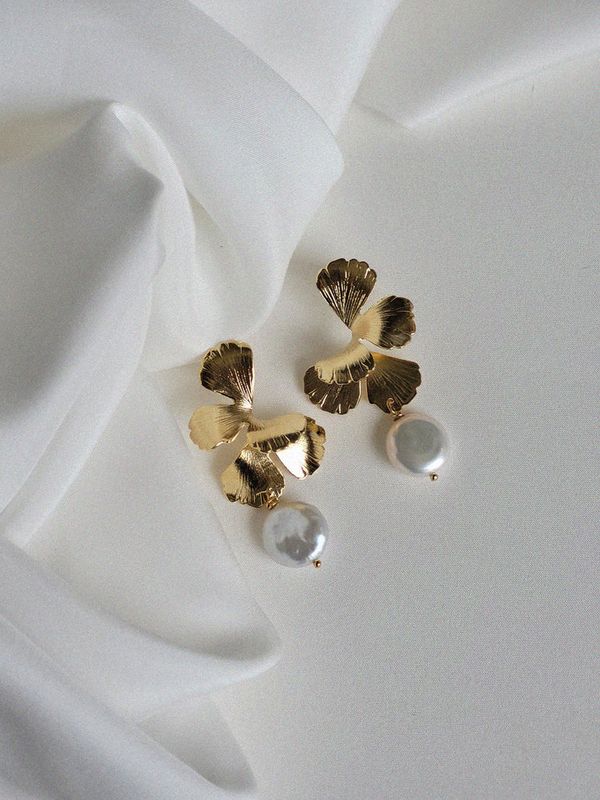 Maison Sabben Univers Pearl Earrings