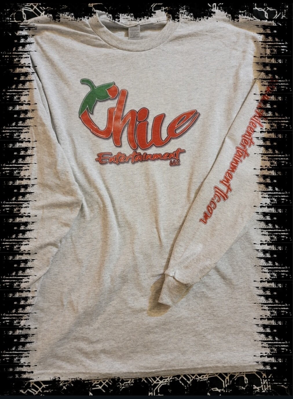 CHILE ENTERTAINMENT LLC GREY LONG SLEEVE TEE