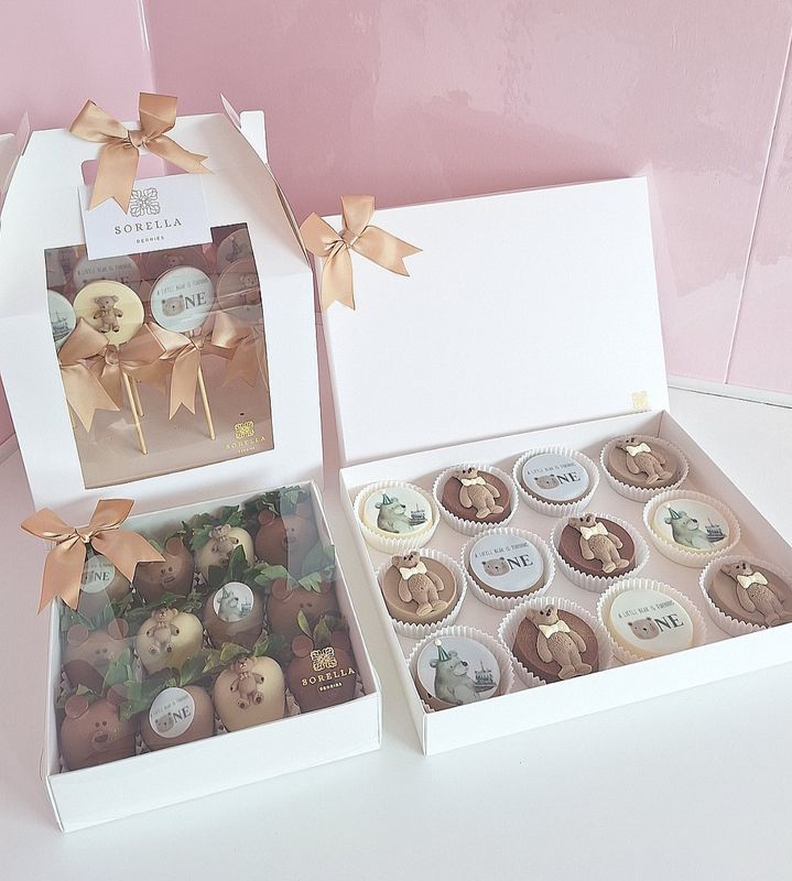 Party Combo (berries, lollies &amp; chocolate cookies OR krispies)
