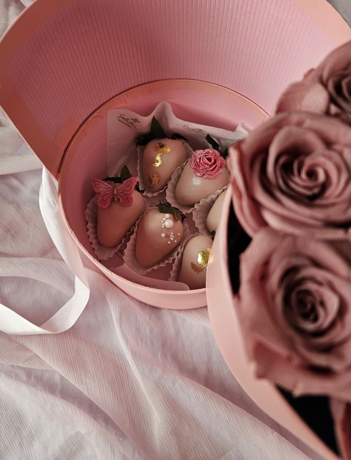 Eternal Rose Berry Box