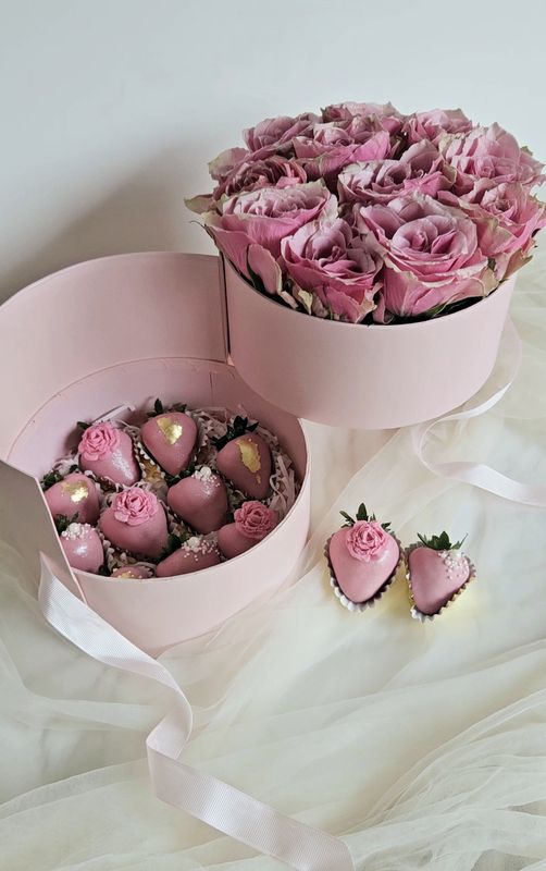 Eternal Rose Berry Box