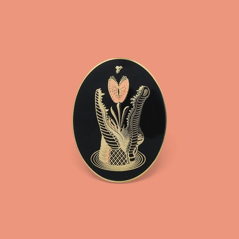 Gator Fly Trap Pin