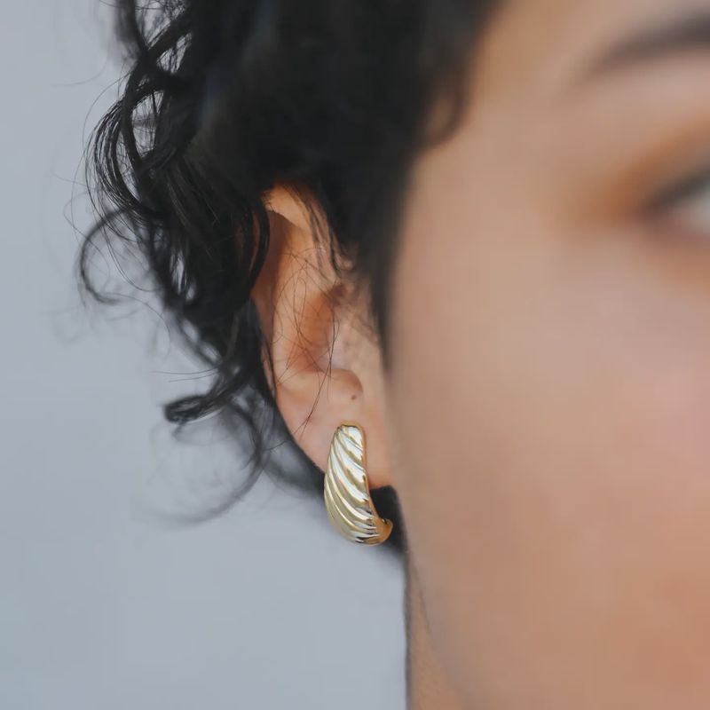 Bold Swirl Earring