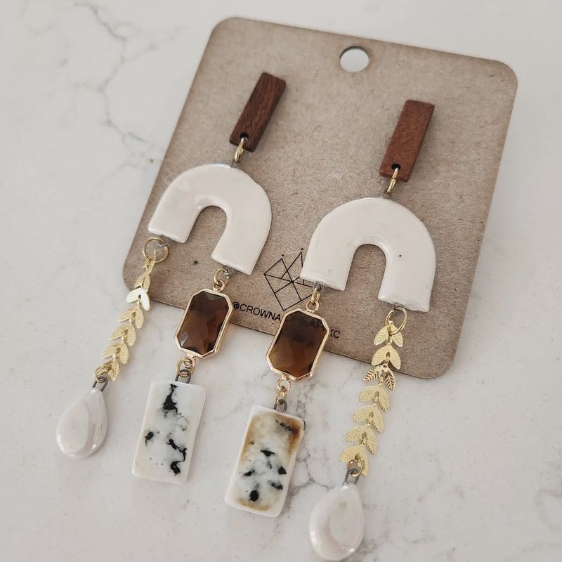 Wood &amp; Pearl Leaf Chain Arch Earrings