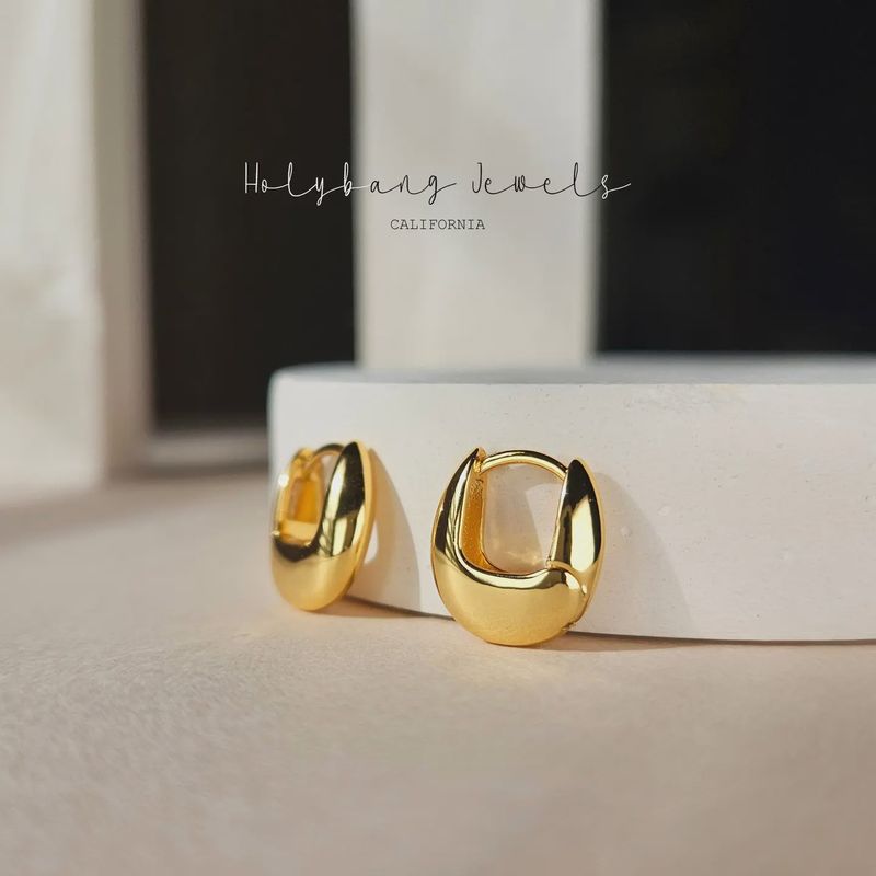 Oval Chuky Huggie Hoops - E-HT1725
