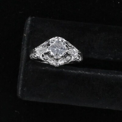 14KT WHITE GOLD DIAMOND ENGAGEMENT RING 14KT WHITE GOLD DIAMOND ENGAGEMENT RING