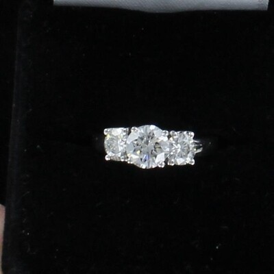 14KTW 2.27 CT TW ROUND BRILLIANT DIAMOND RING 14KTW 2.27 CT TW ROUND BRILLIANT DIAMOND RING