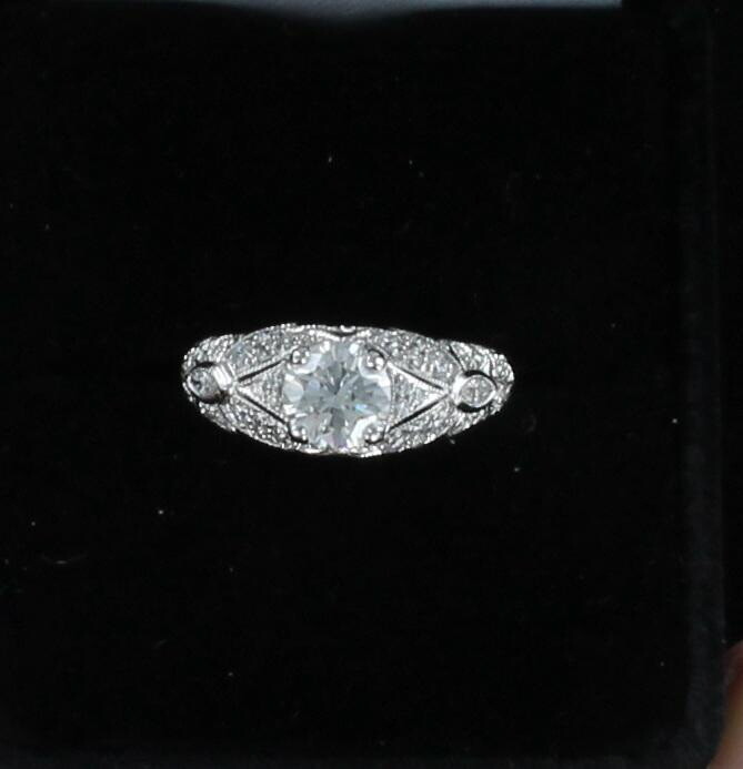 14KTW 1.02 ROUND BRILLIANT DIAMOND ENGAGEMENT RING