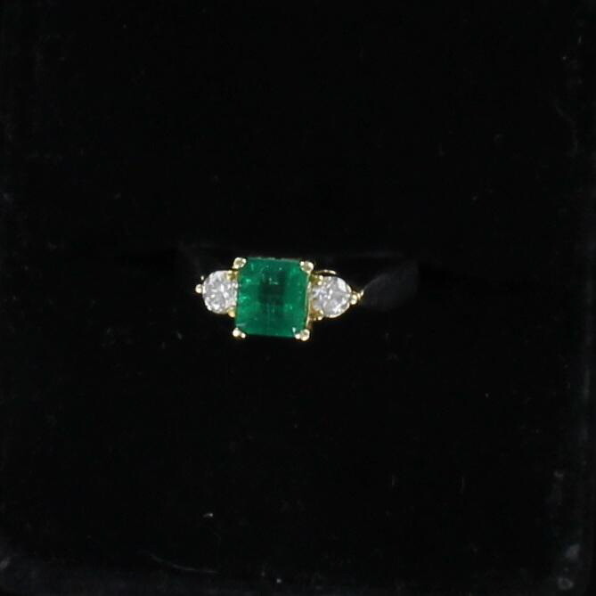 14KT/T EMERALD AND DIAMOND RING