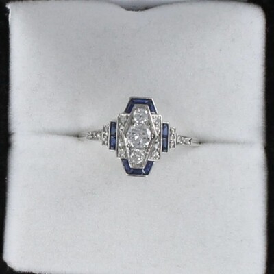 PLATINUM DIAMOND SAPPHIRE RING, CA 1930