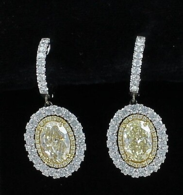 18KT/T 4.36 CT TW LFY OVAL DIAMONDS WITH ROUND BRILLIANT DIAMONDS EARRINGS