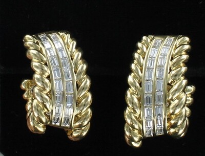 18KTY 9.6 CT TW BAGUETTE AND ROUND DIAMOND EARRINGS