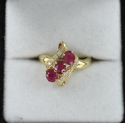 14KTY RUBY AND DIAMOND RING