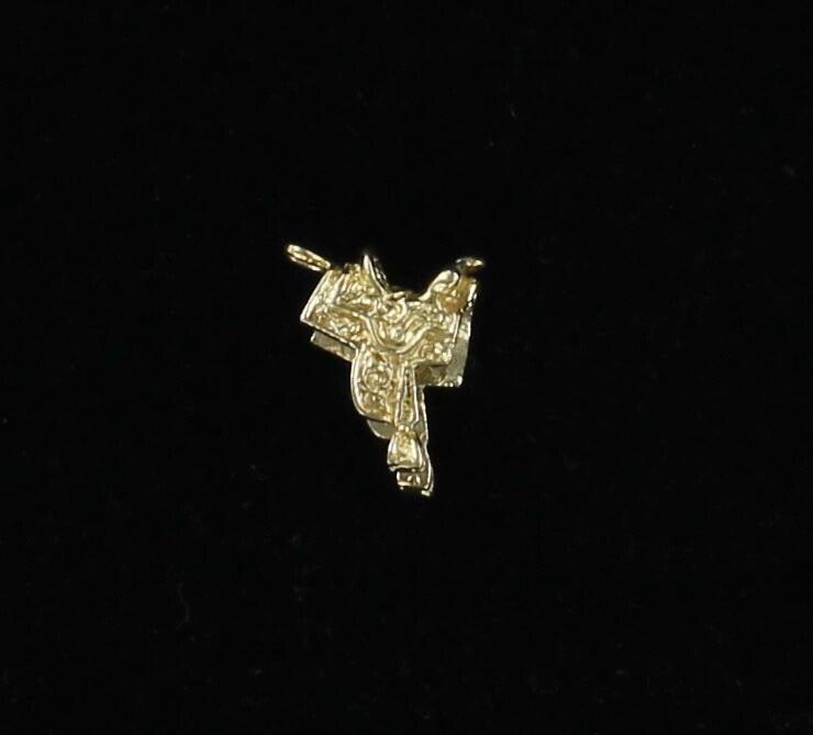 14KT SADDLE CHARM