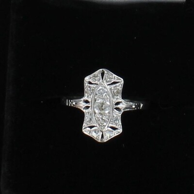 PLATINUM .50 CT TW DIAMOND RING, CA 1920