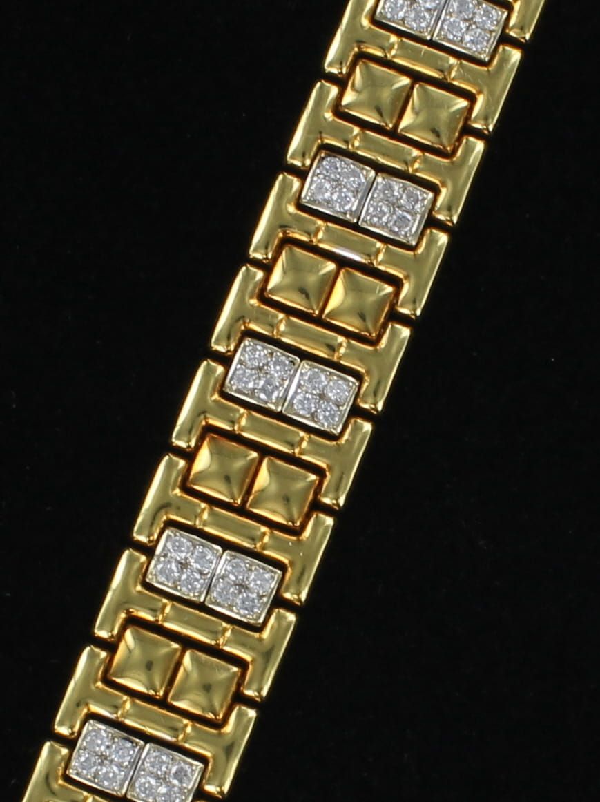 18KTY 3.6 CT. TW. DIAMOND LINK BRACELET