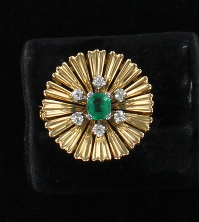 18KTY EMERALD AND DIAMOND PIN