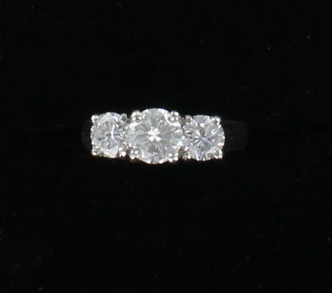 PLATINUM 2.65 CT TW ROUND BRILLIANT DIAMOND RING