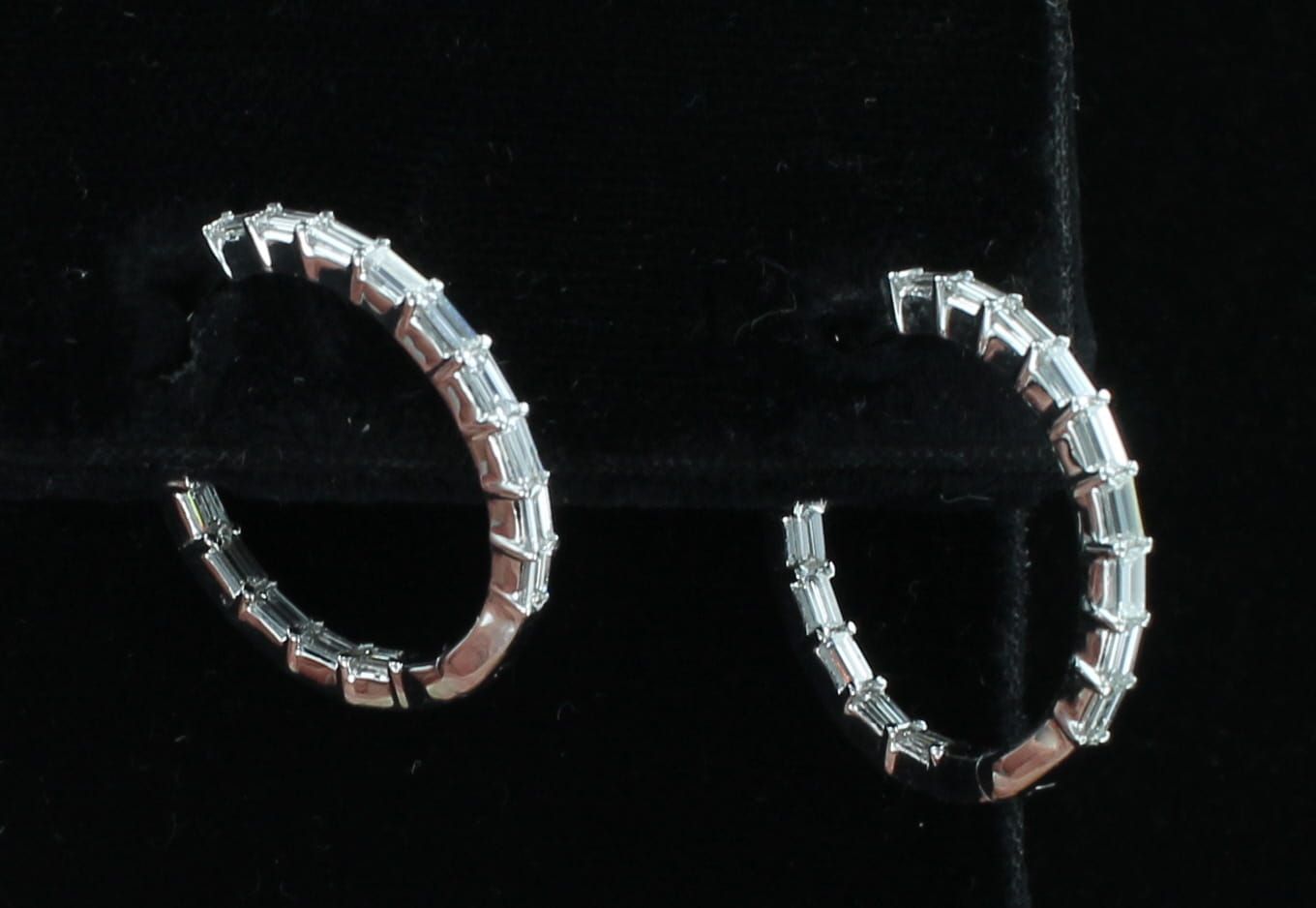 14KTW 1.14 CT TW BAGUETTE DIAMOND HOOP EARRINGS