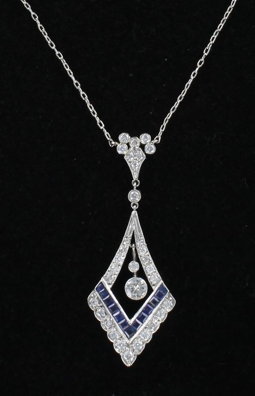 PLATINUM DIAMOND WITH SAPPHIRE NECKLACE