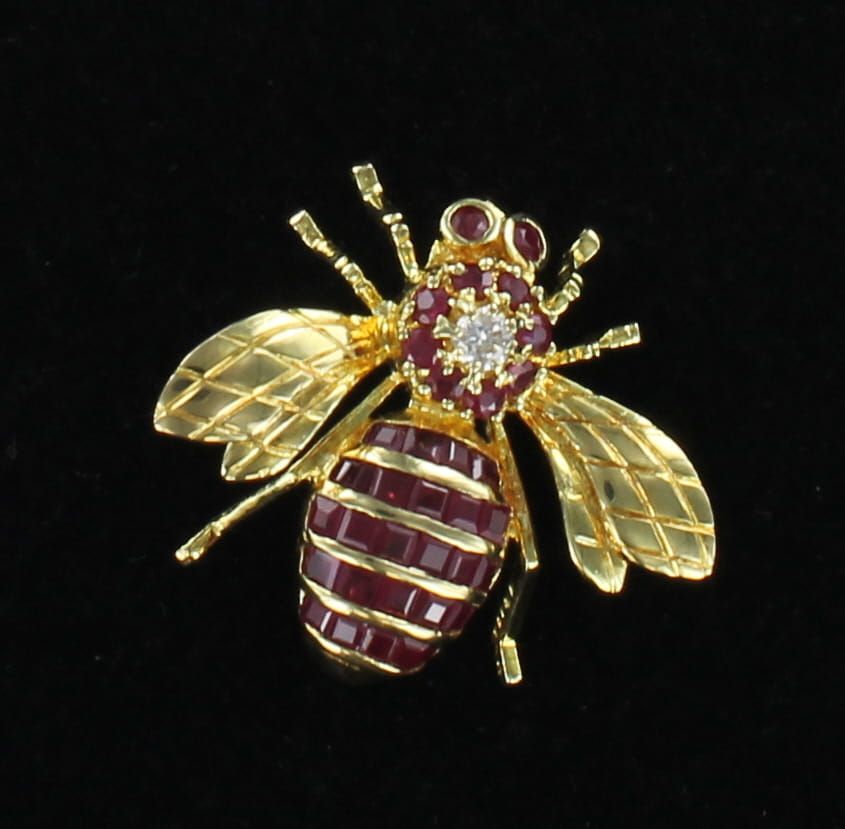 14KTY RUBY WITH DIAMOND BEE PIN/PENDANT