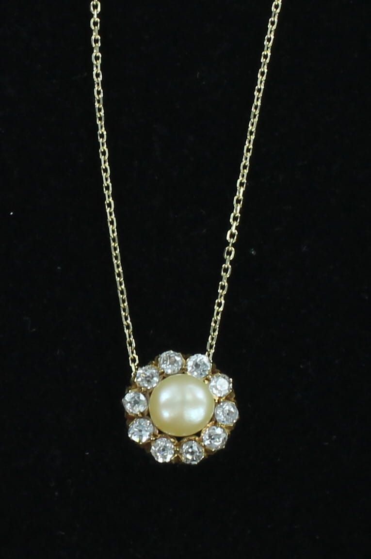 18KTY DIAMOND WITH PEARL VICTORIAN PENDANT
