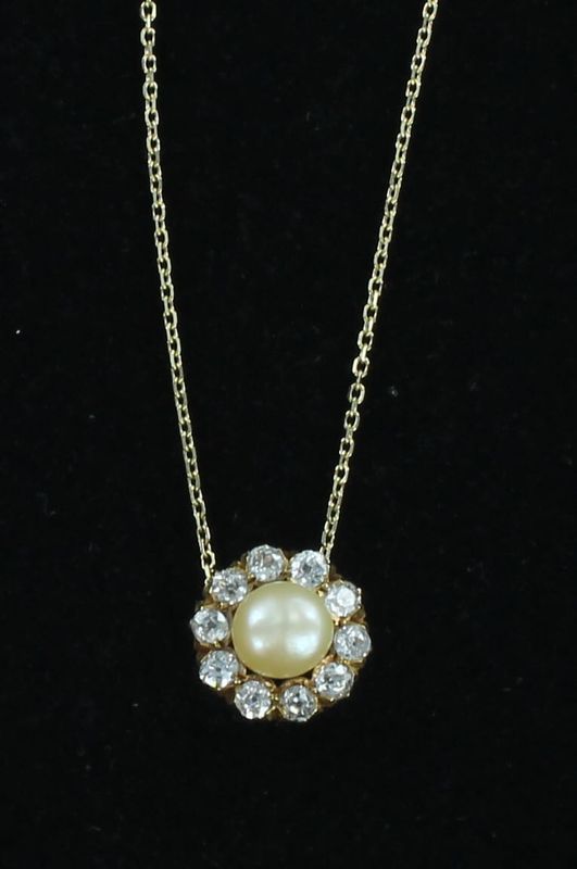 18KTY DIAMOND WITH PEARL VICTORIAN PENDANT
