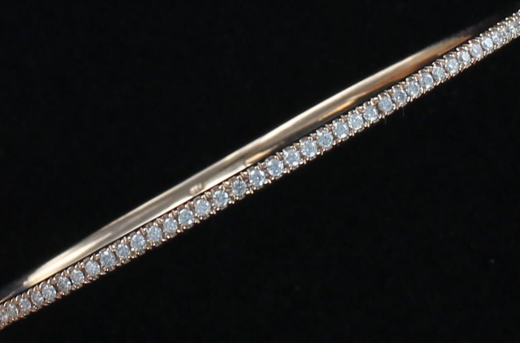 14KTR .61 CT TW DIAMOND BANGLE BRACELET