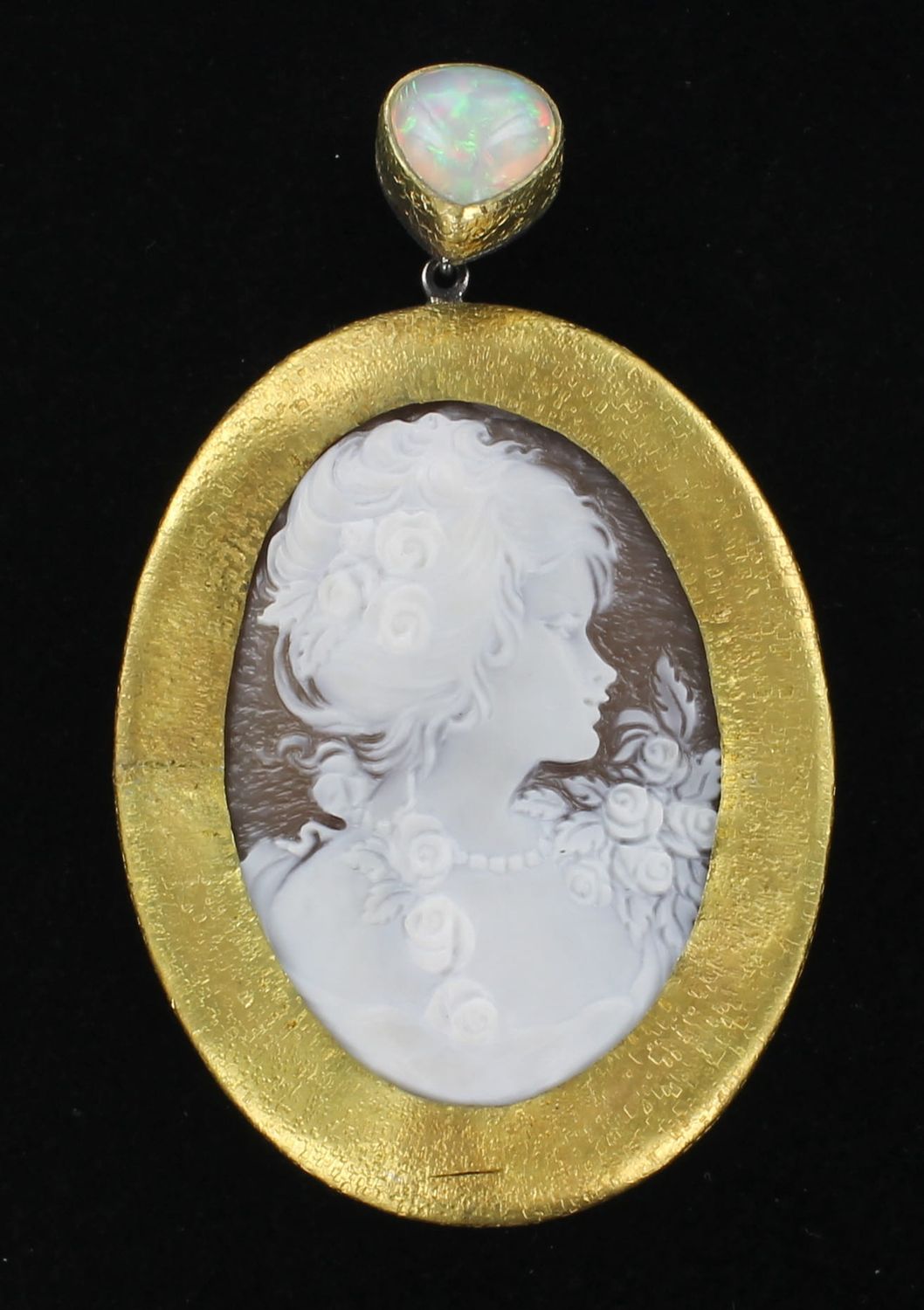 24KTY/SILVER CAMEO WITH OPAL BAIL