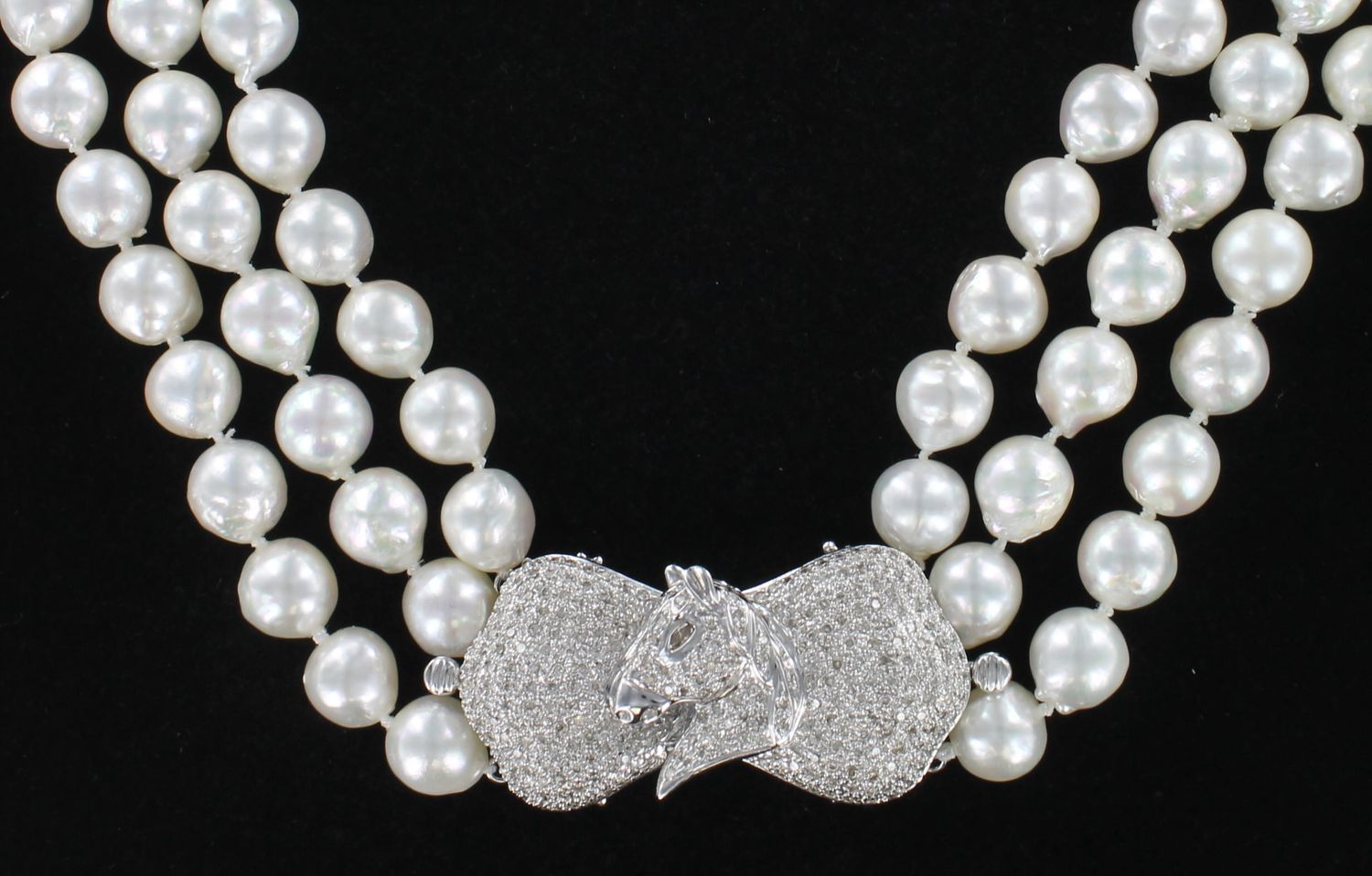 18KTW 2.34CT TW DIAMOND HORSE CLASP ON AKOYA PEARL NECKLACE