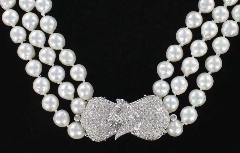 18KTW 2.34CT TW DIAMOND HORSE CLASP ON AKOYA PEARL NECKLACE