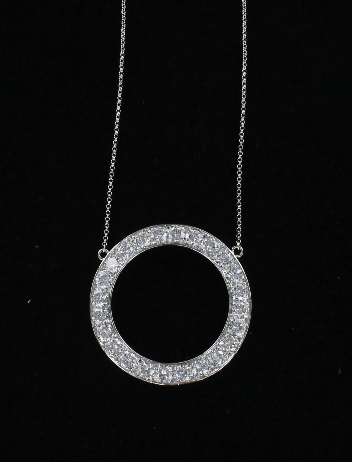 PLATINUM 3.80 CT TW DIAMOND CIRCLE NECKLACE