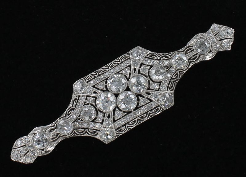 PLATINUM 5.10 CT TW OLD MINE CUT DIAMOND PIN, CA 1920