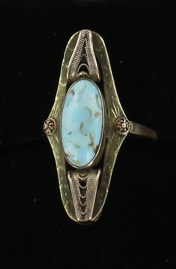 10KTY TURQUOISE RING, CIRCA 1900