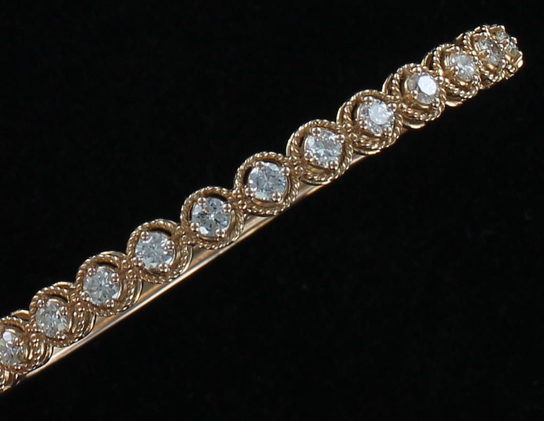 14KT ROSE GOLD 1.60 CT TW DIAMOND BANGLE BRACELET