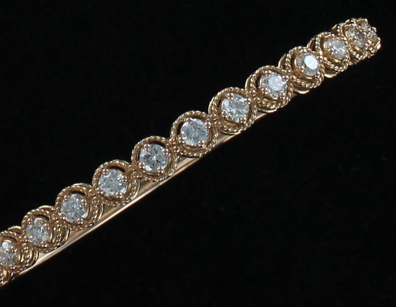 14KT ROSE GOLD 1.60 CT TW DIAMOND BANGLE BRACELET