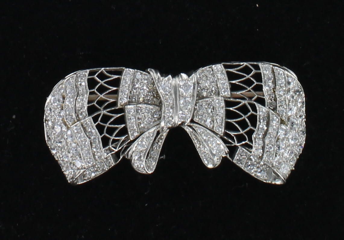 PLATINUM DIAMOND FILAGREE BOW PIN