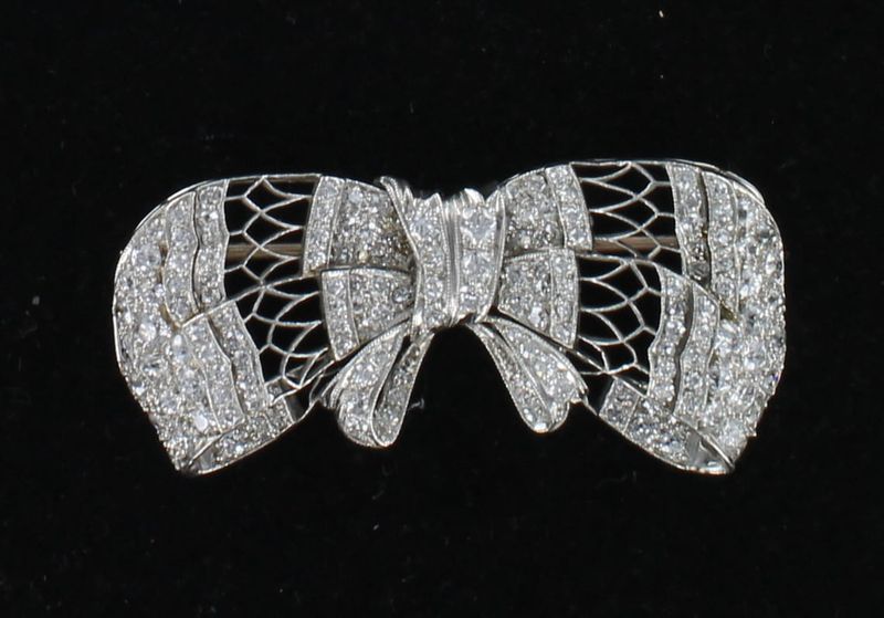 PLATINUM DIAMOND FILAGREE BOW PIN