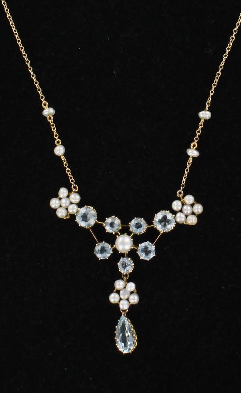 9KTY AQUAMARINE AND PEARL NECKLACE CIRCA 1930