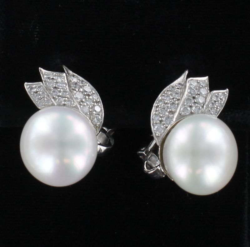18KTW 15.0 MM SOUTH SEA PEARL DIAMOND CLIP EARRINGS