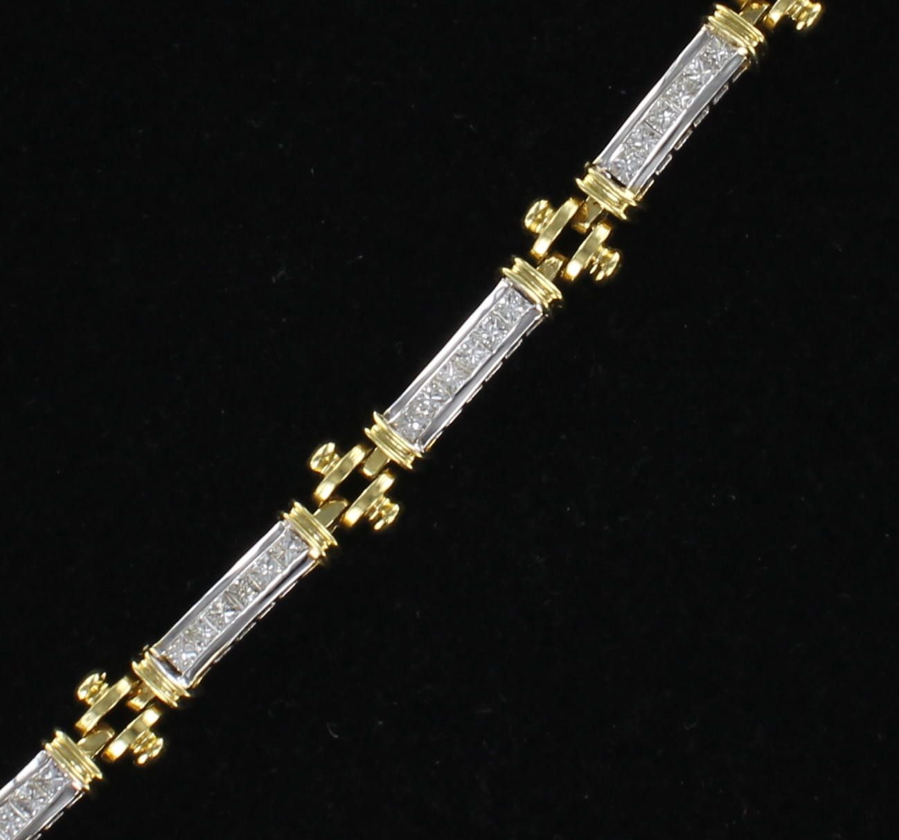 14KT/T 3.75 CT TW PRINCESS CUT DIAMOND BRACELET